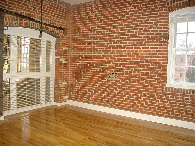 425 N Prince St #204 — Photo 7