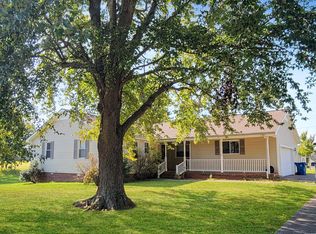 215 Wilton Cir, Paducah, KY 42003