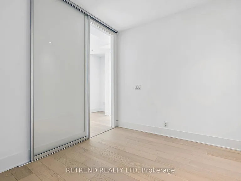 11 Yorkville Ave #5709 — Photo 35