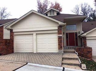 12911 Springdale Village Dr, Saint Louis, MO