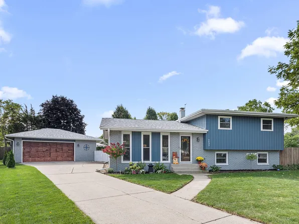 9835 Arthur Ct, Crown Point, IN 46307