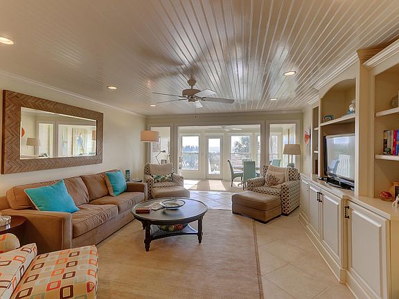 5th image of 42 Beach Club Villas Ct