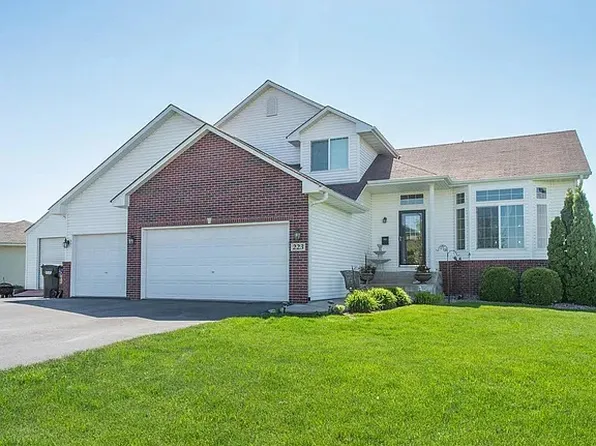 223 Winkler Trl, Cologne, MN 55322