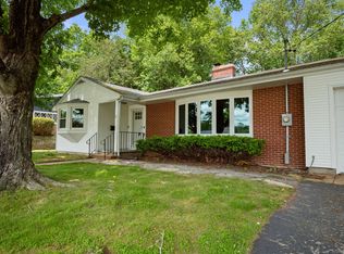 11 Deerbrook Rd, Norwich, CT 06360