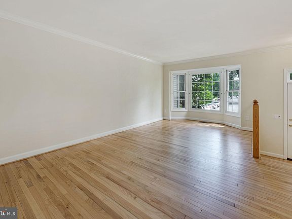 4th image of 3754 Farmland Dr