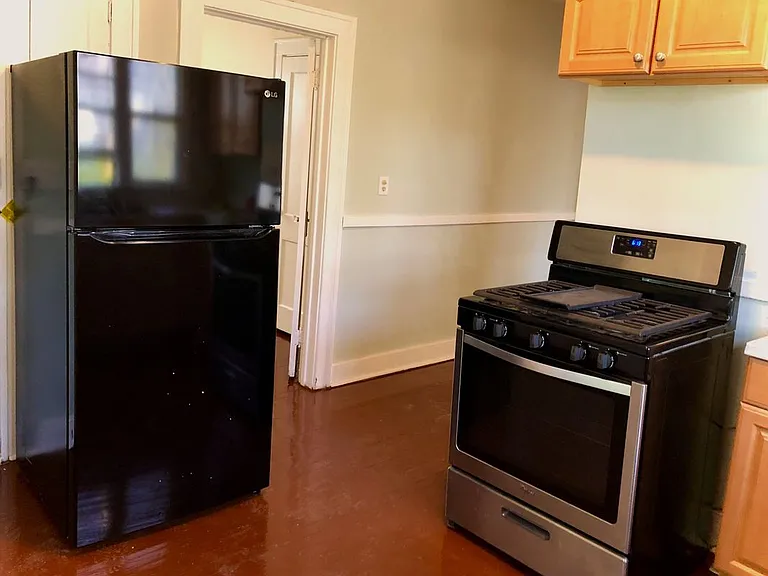 50 Pinewood Ave #2 — Photo 16