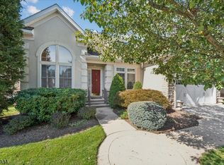 14 Johns Dr, Warren, NJ 07059