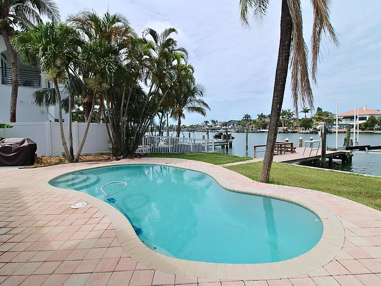 10128 Yacht Club Dr — Photo 24