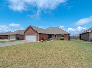341 W Strasburg Way, Mustang, OK 73064