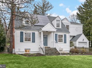 6011 Walhonding Rd, Bethesda, MD 20816