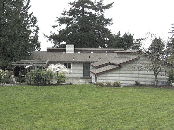 Large landscaped lot