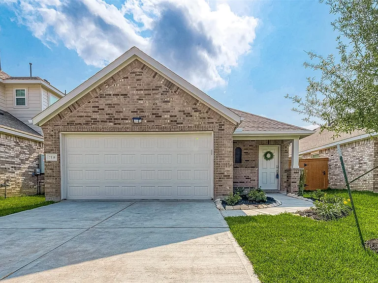 7538 Coral Terrace Dr — Photo 1