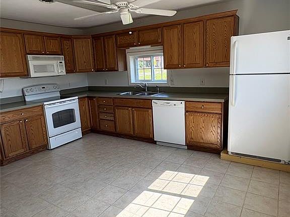 3rd image of 24 N Lincoln Ave