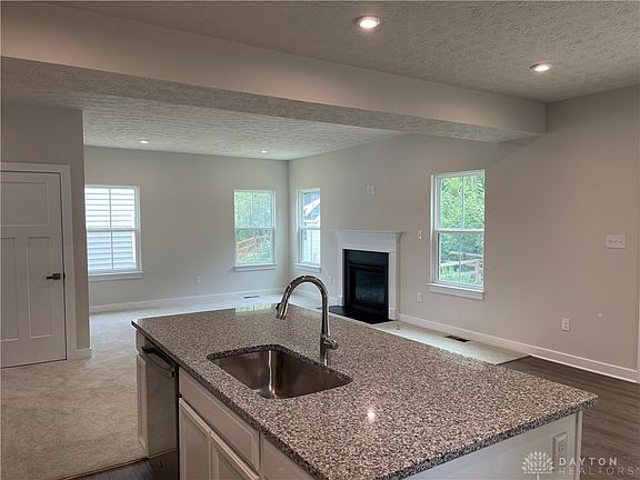 4th image of 304 Warm Springs Dr