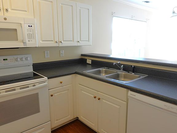 2nd image of 21 Rimmon Trl #1