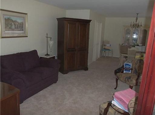 3rd image of 1103 Hickory Dr