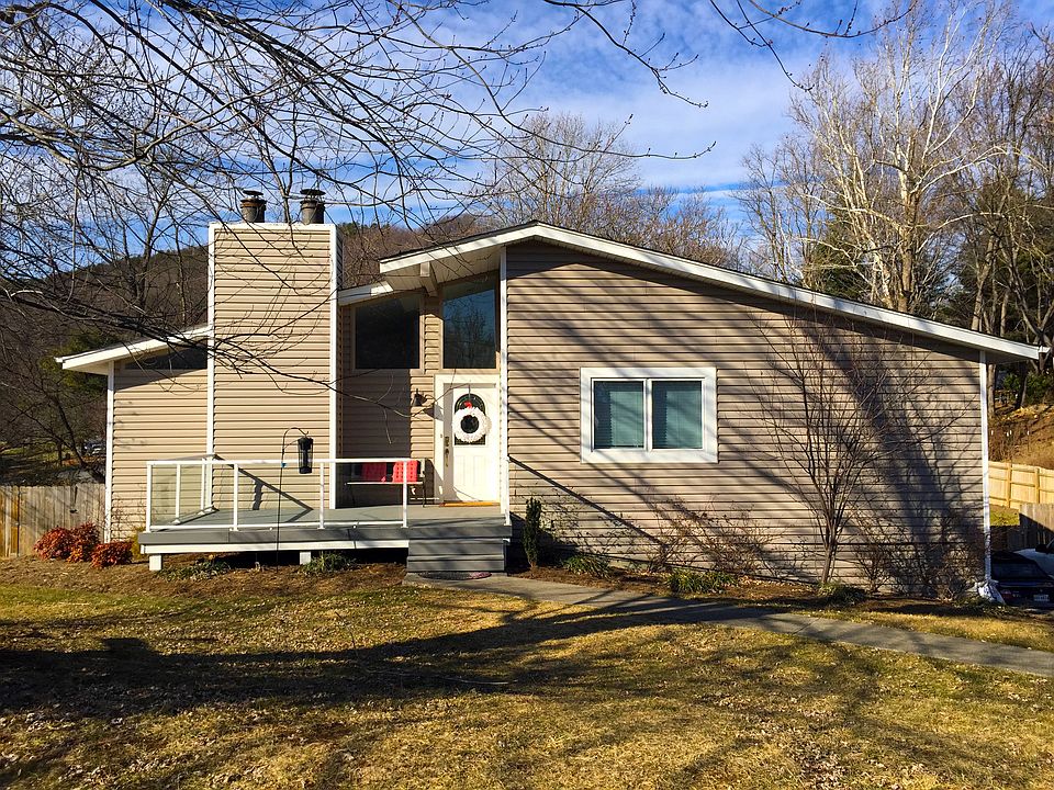 1st image of 6627 Old Barn Cir