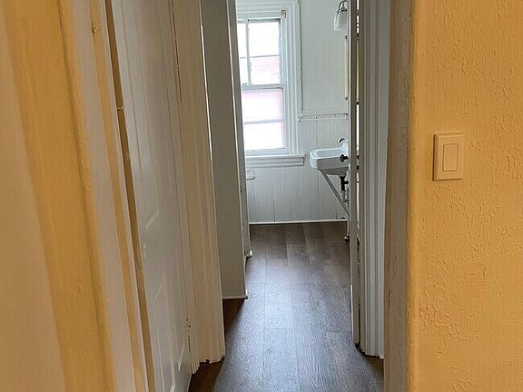 4th image of 32 S 3rd St APT 2