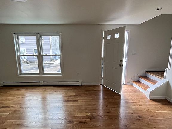 4th image of 46 Orchard St #46C