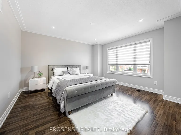 8 Macbean Cres — Photo 36