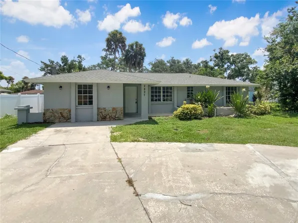 2827 Silk Oak Dr, Sarasota, FL 34232
