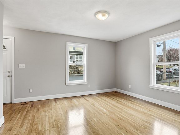4th image of 18-20 Buck St #1