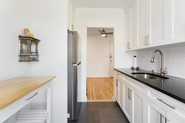 Sold by Douglas Elliman | media 7