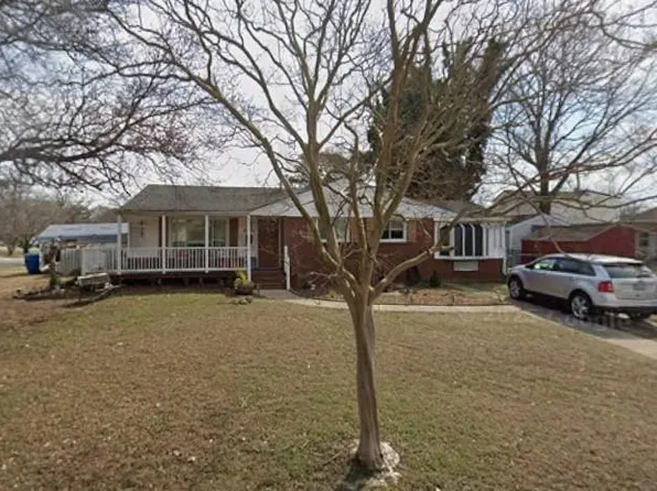 4943 Clover St, Virginia Beach, VA 23462