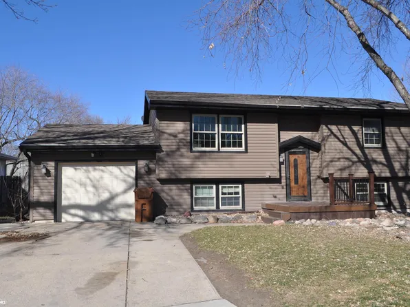 527 Granada Rd, Carroll, IA 51401