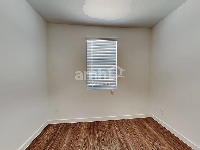 4218 S 105th Dr — Photo 15