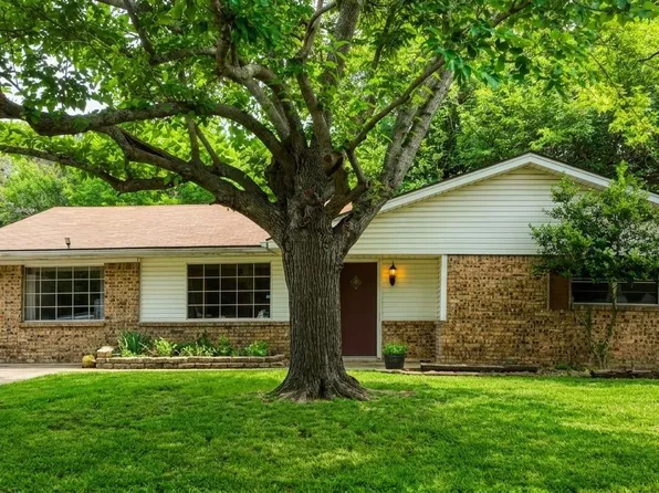 408 E Cheek St, Saint Jo, TX 76265