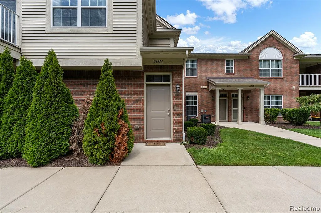 3 bed, 2.0 bath, 1470 sqft, $2,800 — Photo 4