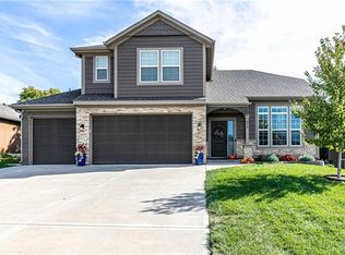 805 154th Pl, Basehor, KS 66007