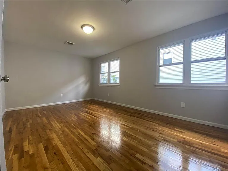 134 Essex St #2 — Photo 6
