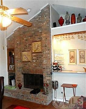 2nd image of 1231 Boardwalk St