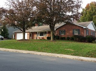 227 Acre Dr, Carlisle, PA 17013