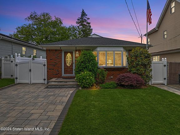 4th image of 213 Currie Ave