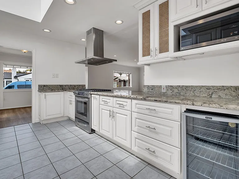 1536 Bonnie Brae St — Photo 11