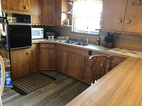 4th image of 408 E Ida Ave