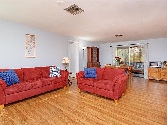 4th image of 1000 Deltona Blvd