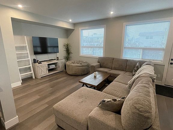 4th image of 1611 Phillips St