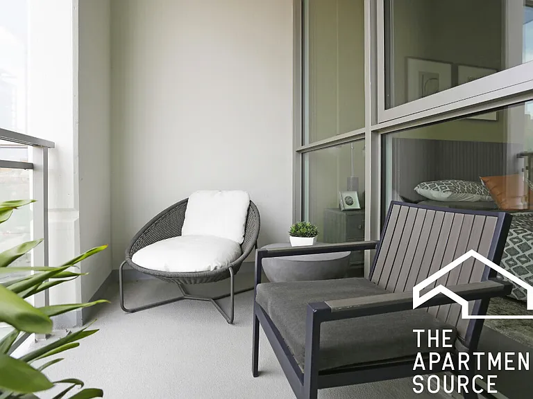 748 N Hudson Ave #8 — Photo 4
