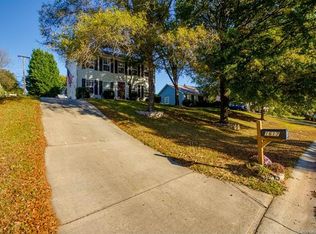 1617 Pine Mountain Rd, Charlotte, NC 28214