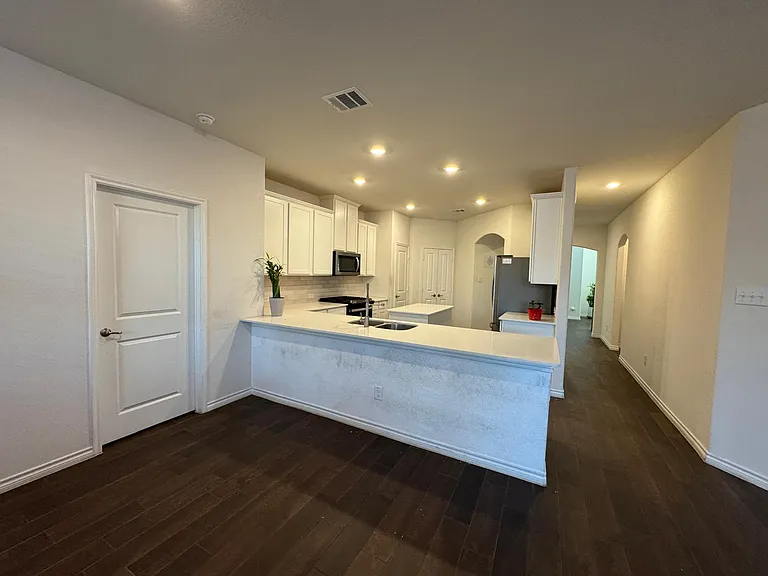 2916 Brady Starr Dr — Photo 9