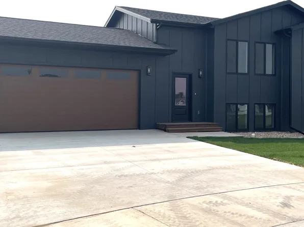 1668 Jeffries Ct, Spearfish, SD 57783