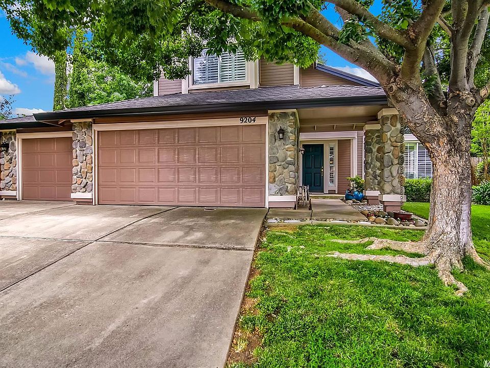 2nd image of 9204 Everett Ct