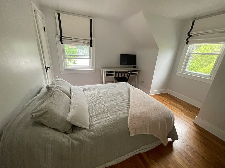 2528 Jefferson Ave — Photo 16