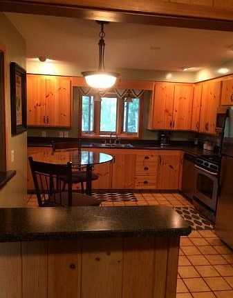 5th image of 930 N Shore Dr
