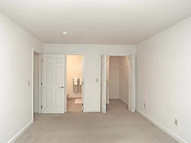 Crescent Village — Photo 15