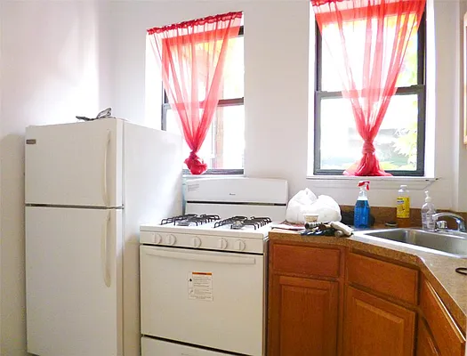 Rented by R New York | media 9